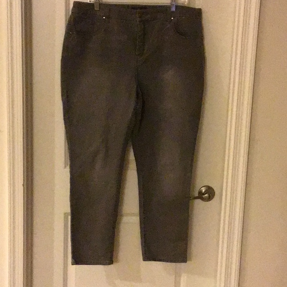 Chico’s Gray Ankle So Slimming Jeans
